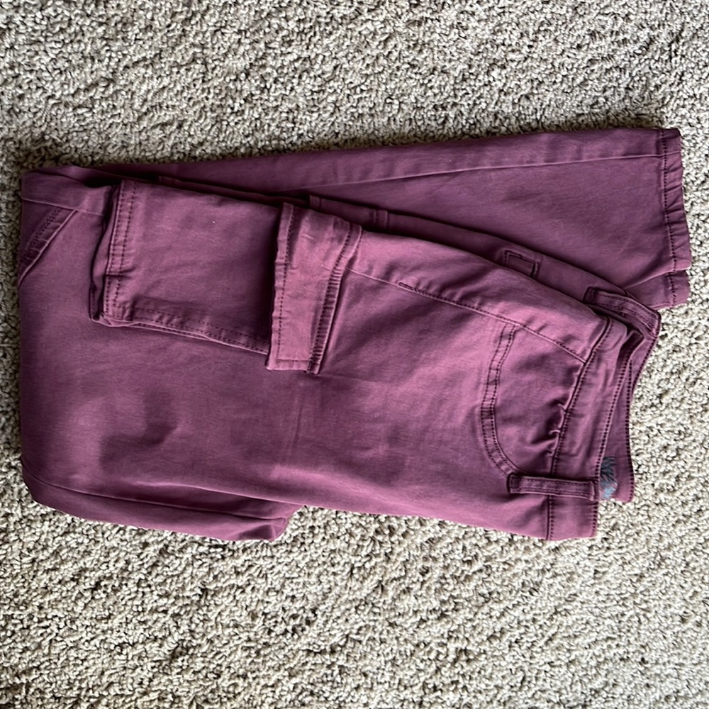 Women’s/Juniors Mossimo high rise jegging in Maroon